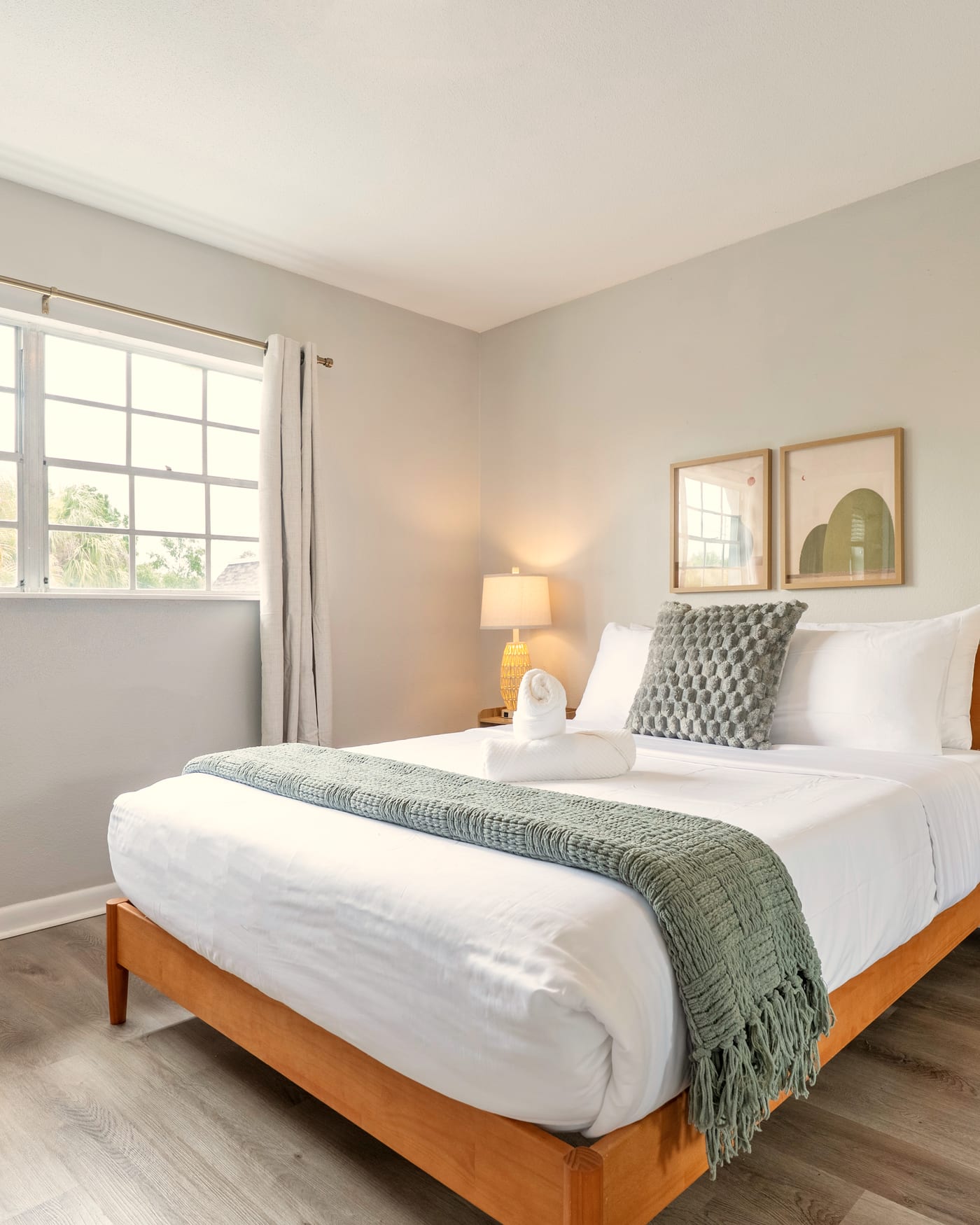 A bright, restful bedroom — minutes from the heart of South Tampa
